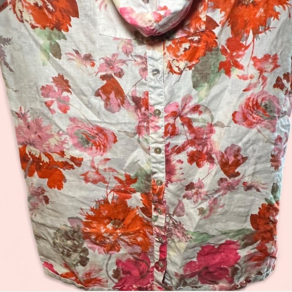 Soft Surroundings Women’s Floral Sleeveless Top with Hood and buttons on back - Picture 6 of 6